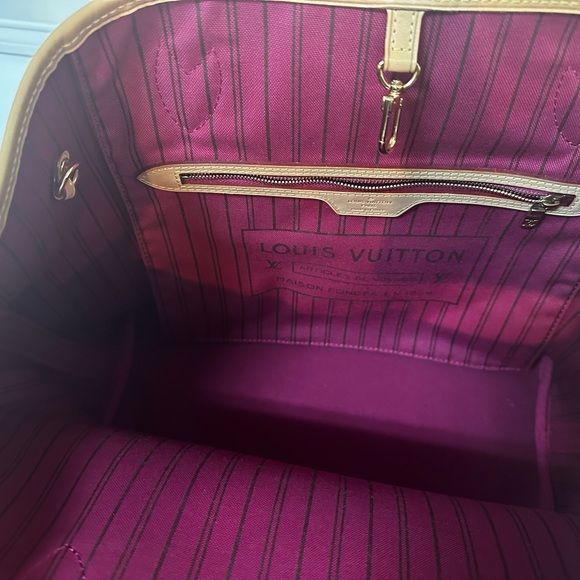 Louis Vuitton Neverfull mm. - Picture 10 of 10